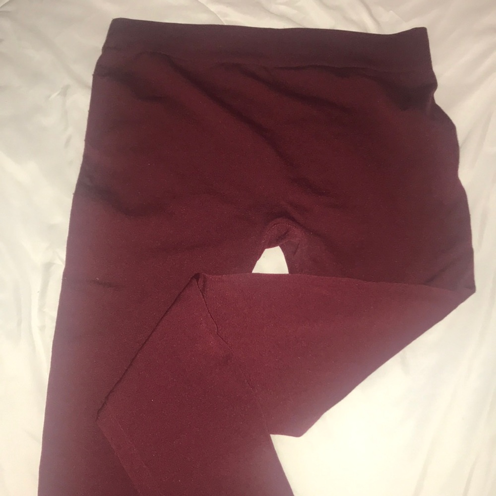 ✨ FREE WITH PURCHASE Burgundy Comfy Warm Leggings✨